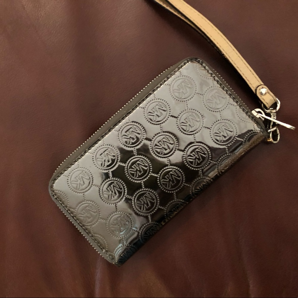 Michael Kors wallet/clutch - Picture 2 of 4